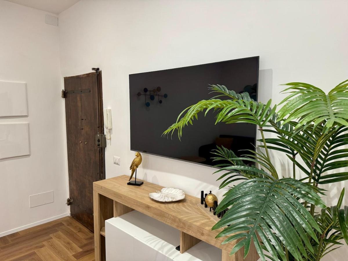 Trastevere Lungaretta, Apartment *